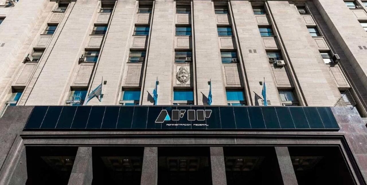 AFIP sube a 8% el IVA a no inscriptos que vendan en plataformas digitales