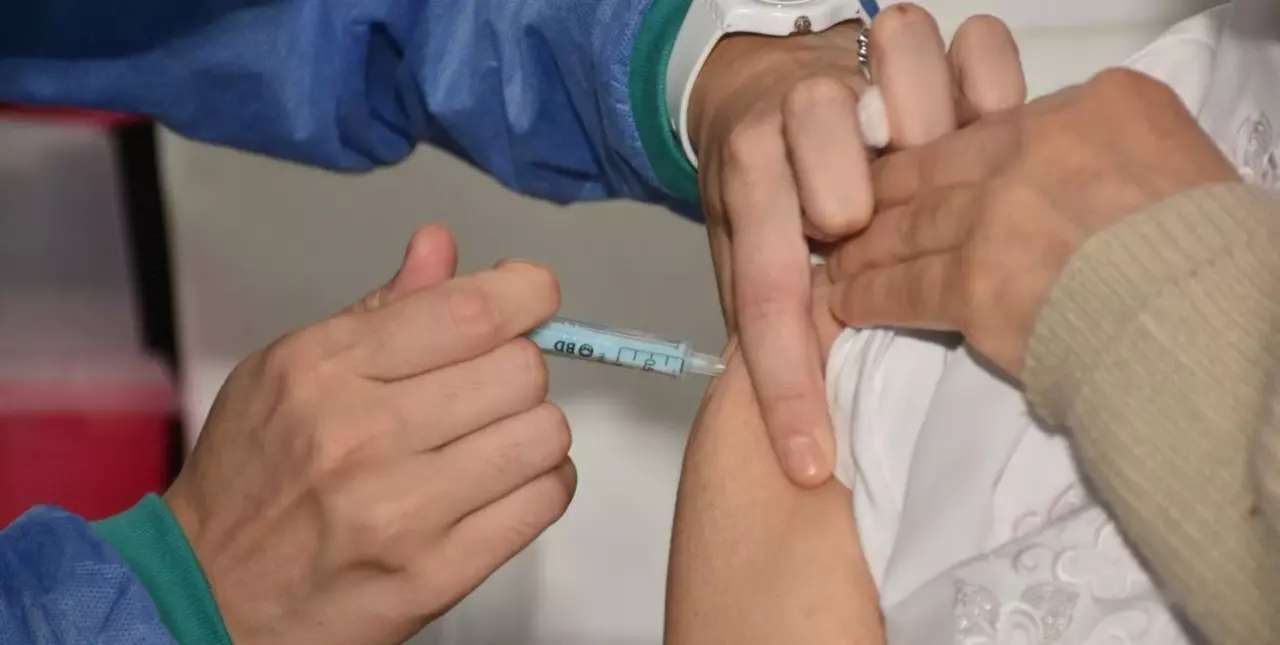 Vacunas bivalentes contra Covid: cómo funcionan y cuándo se comienzan a aplicar