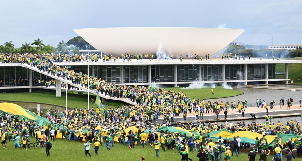Seguidores de Bolsonaro invaden el Congreso, el Palacio presidencial y la Corte en Brasilia