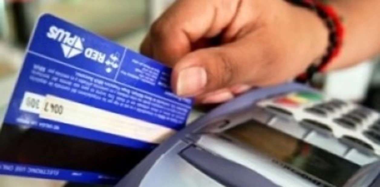 Se extiende el reintegro para las compras con tarjeta de débito