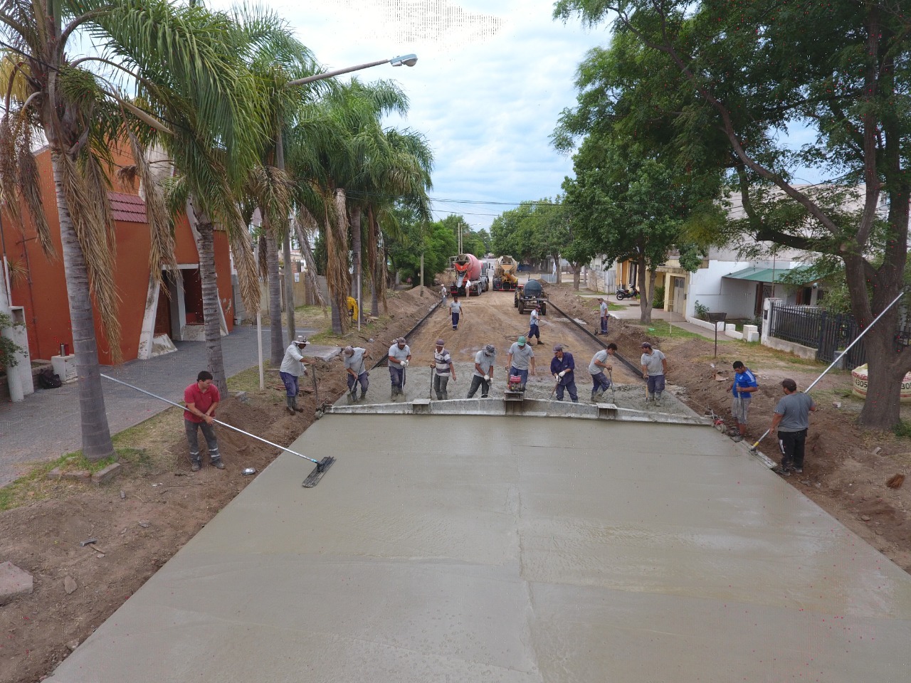El Municipio venadense pavimenta nueva cuadra en barrio Norte