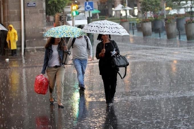 Rigen alertas por tormentas fuertes en nueve provincias de Argentina