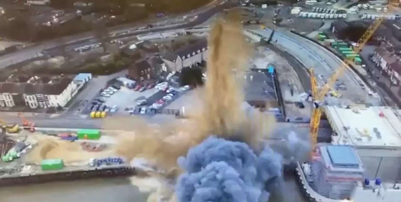 Video: explotó una bomba de la Segunda Guerra Mundial en una ciudad de Inglaterra
