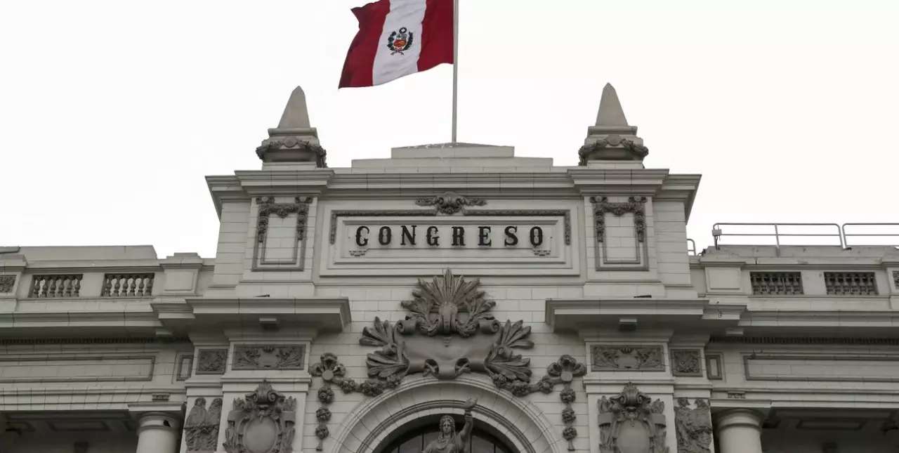 El Congreso de Perú bloqueó el debate para adelantar las elecciones