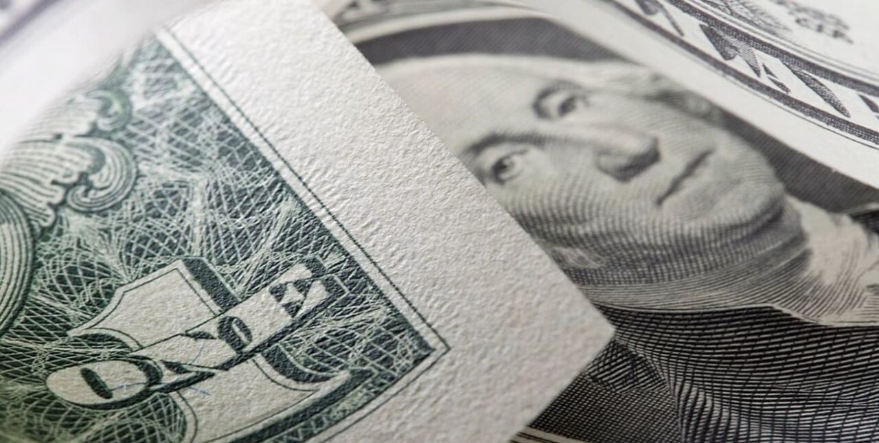 El dólar “blue” cierra la semana en baja