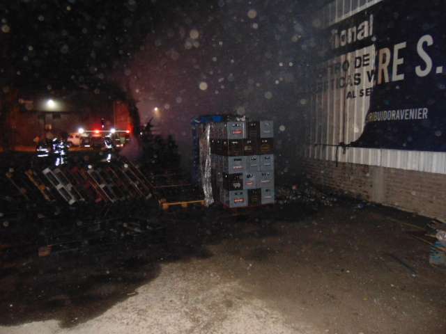 Venado Tuerto: importante incendio en una empresa distribuidora de bebidas