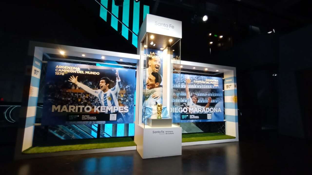 El Museo del Deporte Santafesino invita al público a fotografiarse junto a la copa del mundo