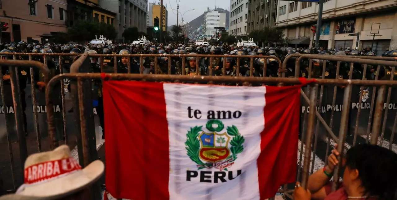 Perú: el Congreso postergó el debate por el adelantamiento de las elecciones