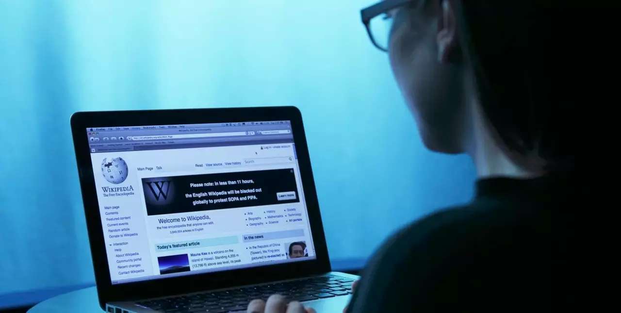 Pakistán prohibió Wikipedia por difundir “contenido blasfemo”
