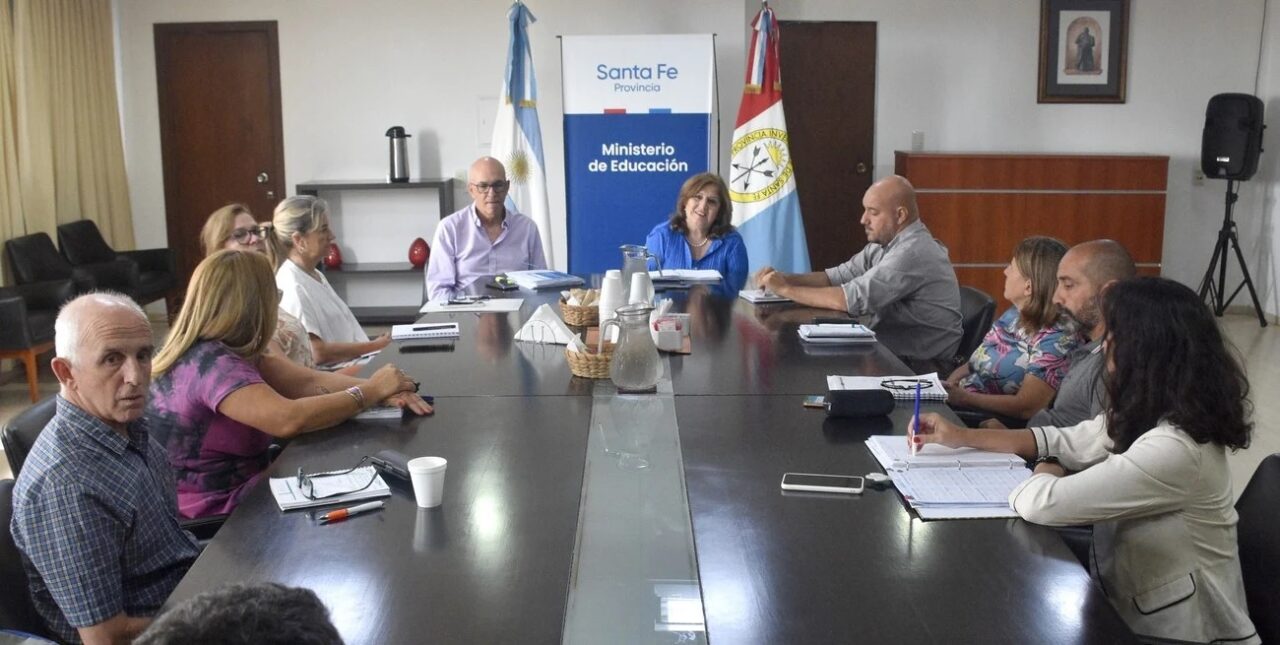 La provincia mantuvo la primera reunión paritaria técnica con los gremios docentes