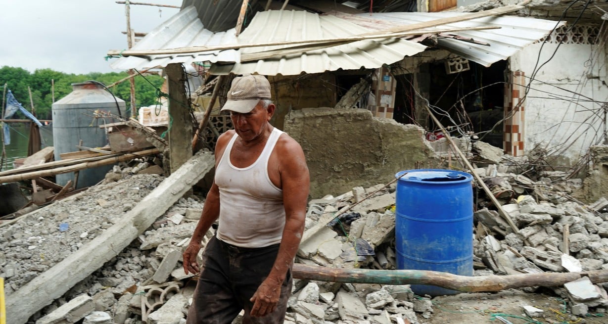 Ecuador: declararon el “estado de excepción sin restricción de derechos” tras el terremoto
