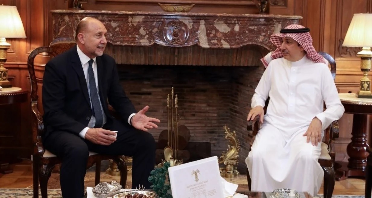 Perotti visitó al embajador de Arabia Saudita