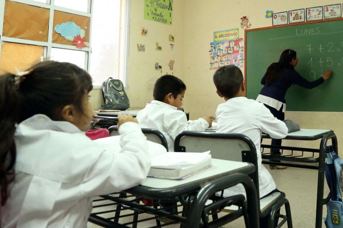 Santa Fe incorpora a todas sus escuelas primarias al Plan 25 sumando una hora más de clase 