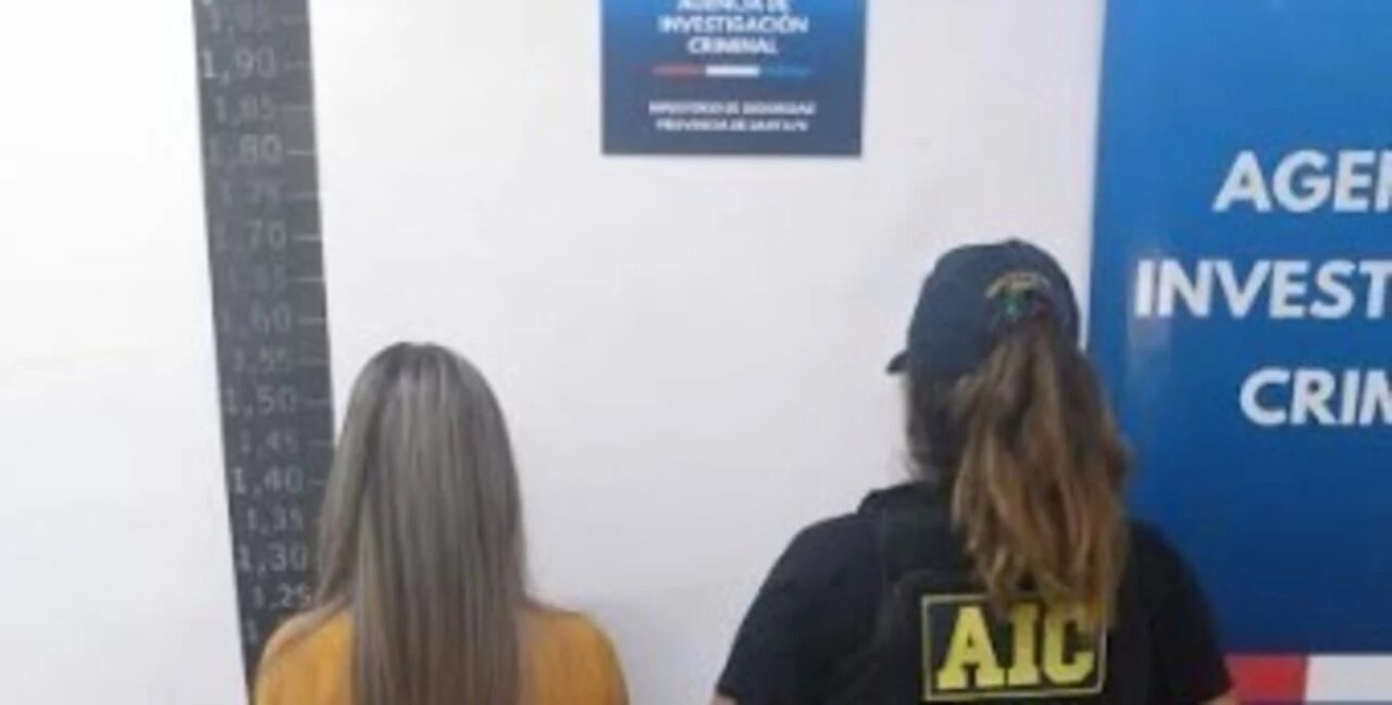 Detuvieron a “Las chicas del CBU”: extorsionaban con una banda de presos desde la Cárcel de Coronda