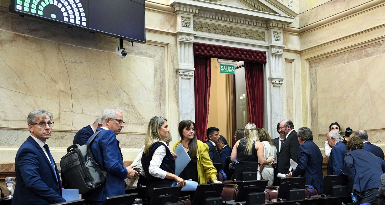 Escándalo en el Senado: Juntos por el Cambio abandonó el recinto con críticas al oficialismo