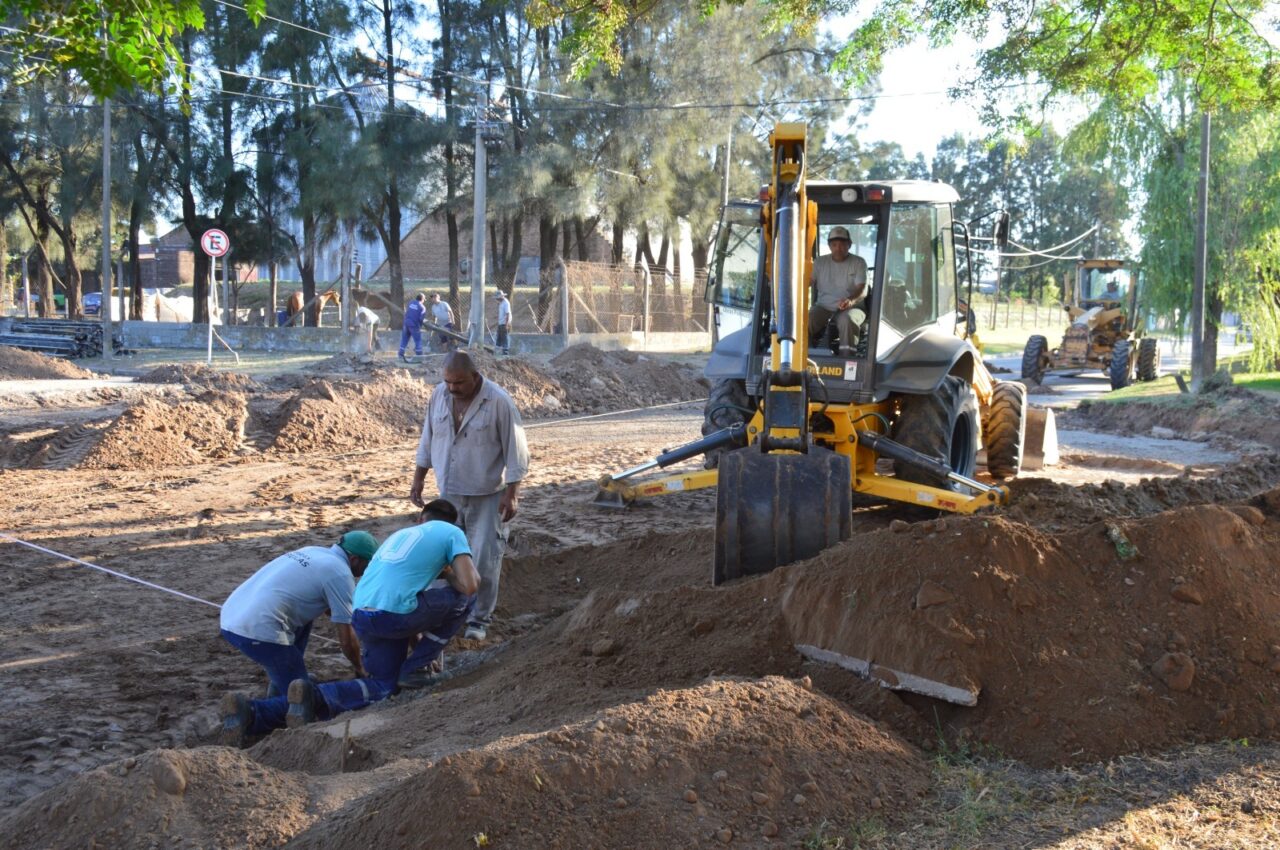 Una nueva cuadra de pavimento: el gobierno venadense avanza con obras en barrio Rivadavia 