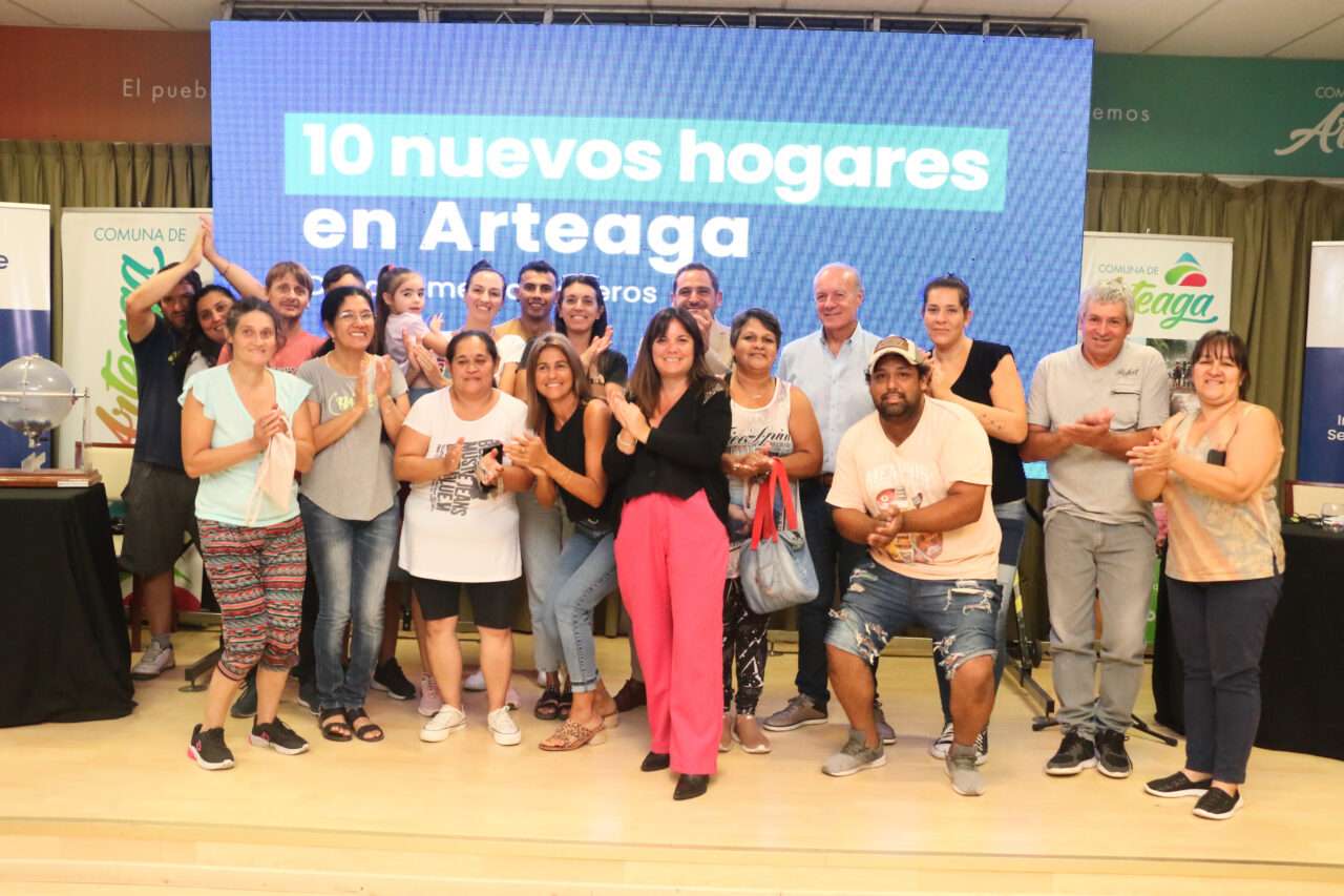 La provincia sorteó 10 viviendas para familias de Arteaga