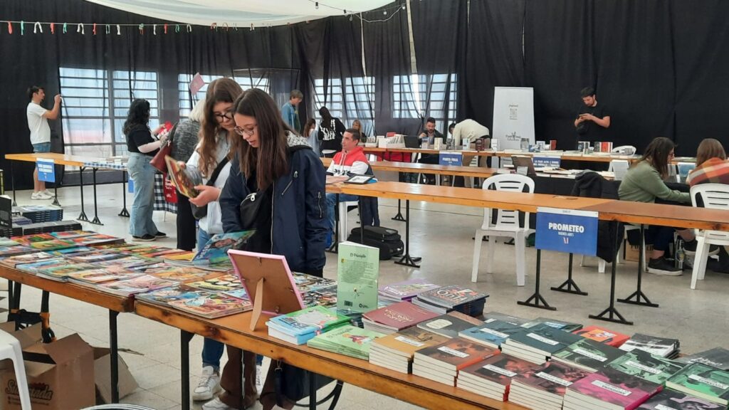 El ICES organiza una Feria de Pasillo con libros nuevos y usados