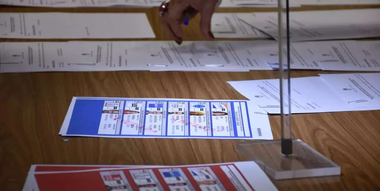 Elecciones en Santa Fe: los dos grandes frentes pusieron en orden los papeles para mayo