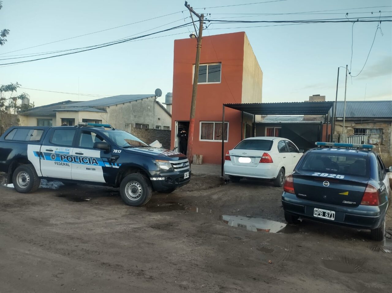 Secuestran estupefacientes, celulares y municiones durante tres allanamientos en Teodelina y Villa Cañás