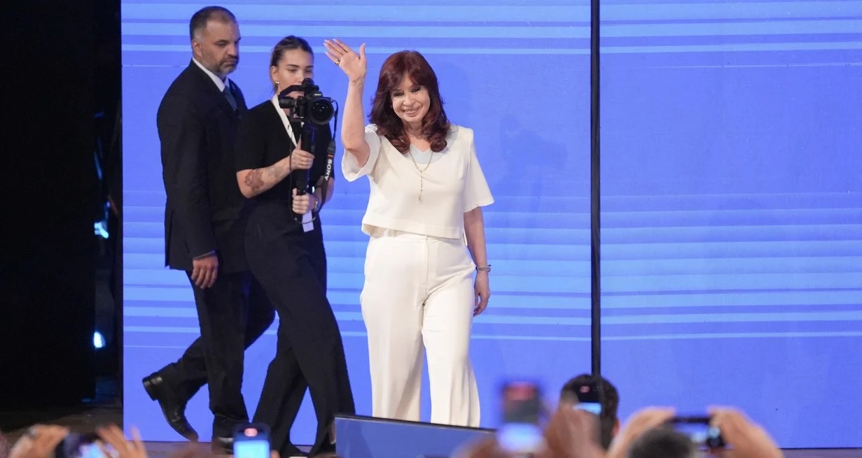 Cristina Kirchner pidió revisar el acuerdo con el FMI, criticó a Milei y no dio precisiones electorales