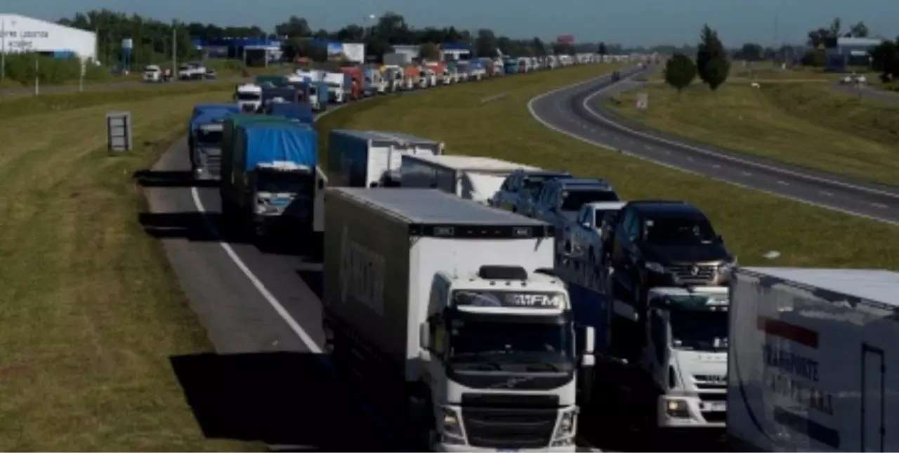 Habrá cortes de tránsito sobre la autopista Rosario-Buenos Aires y en Ruta 11 a la altura de Tacuarendí