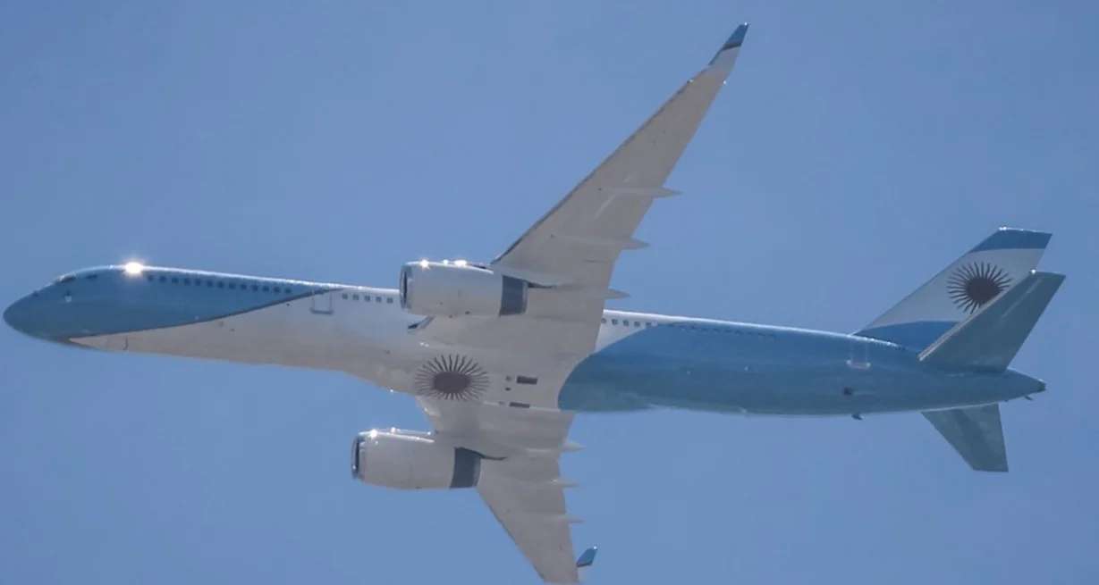 Polémico aterrizaje del nuevo avión presidencial argentino en Aeroparque