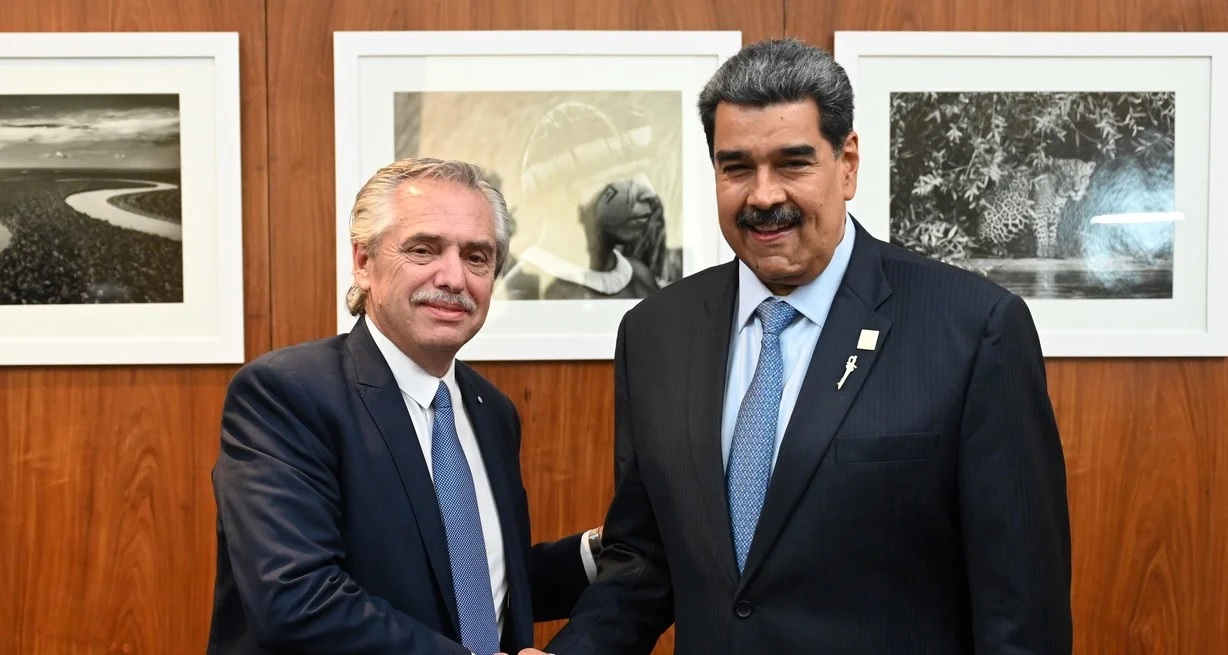 Alberto Fernández se reunió con Nicolás Maduro y pidió que se levante el bloqueo a Venezuela