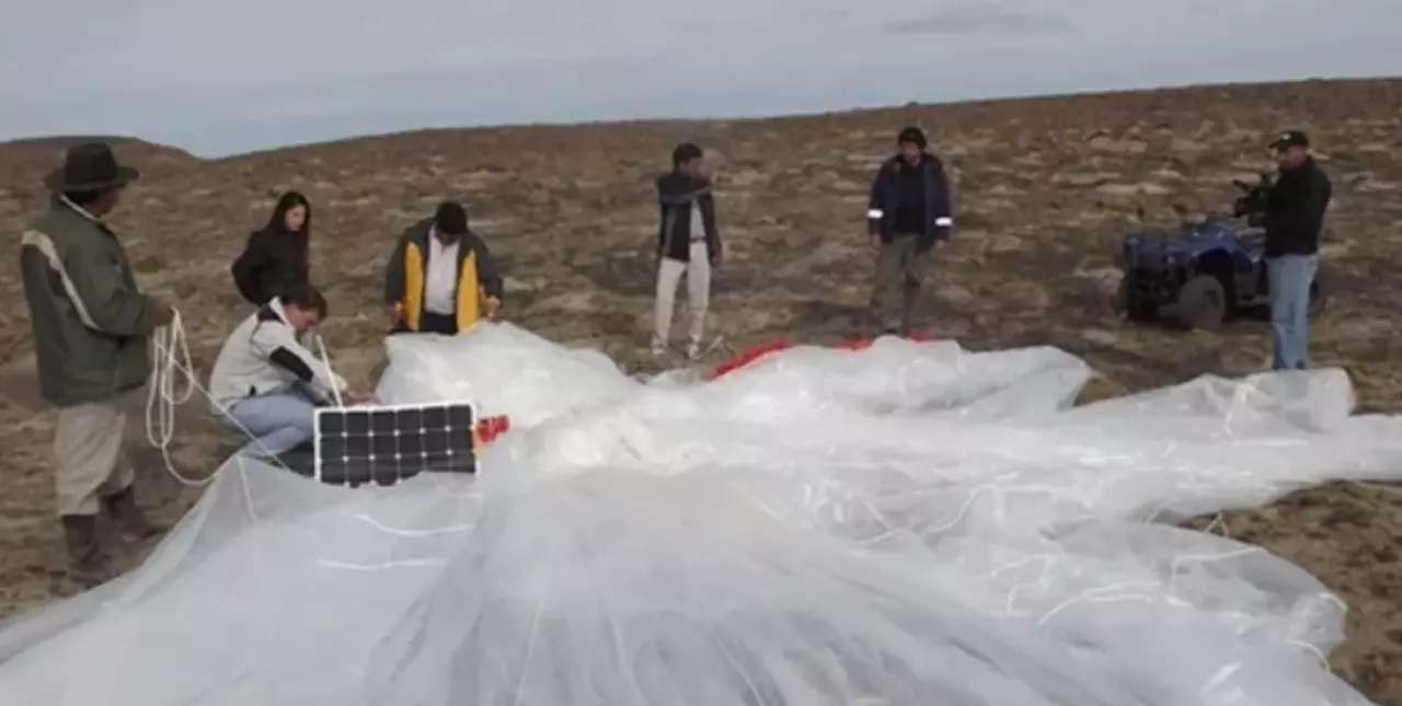 Cayó un globo climatológico de la NASA en Santa Cruz