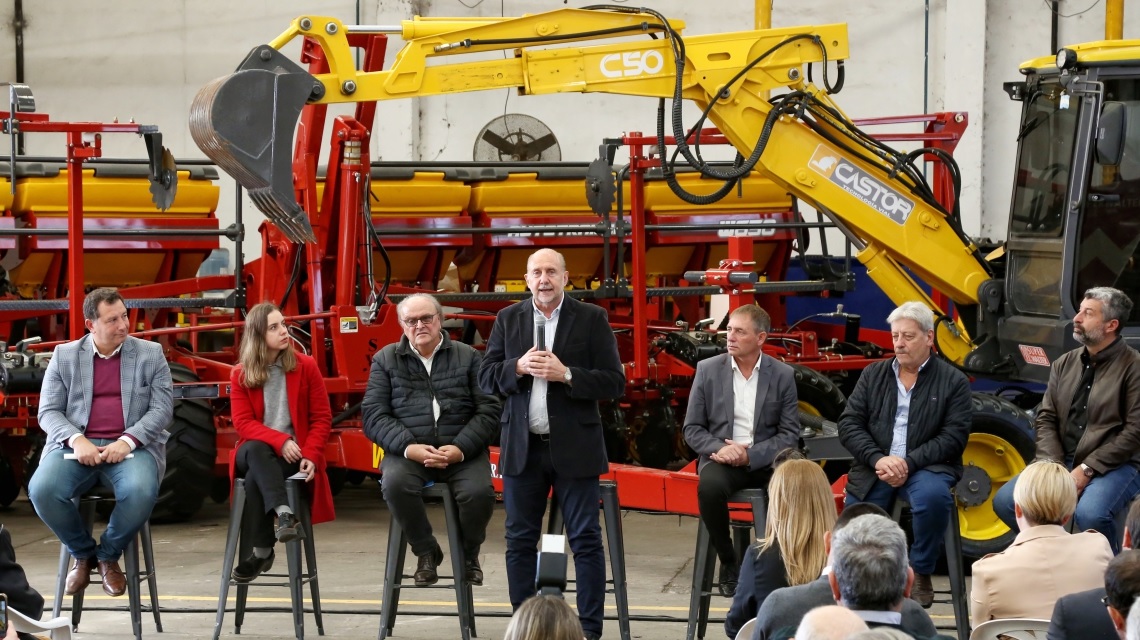 Perotti y De Mendiguren presentaron programas para fortalecer la industria y el sector agroindustrial