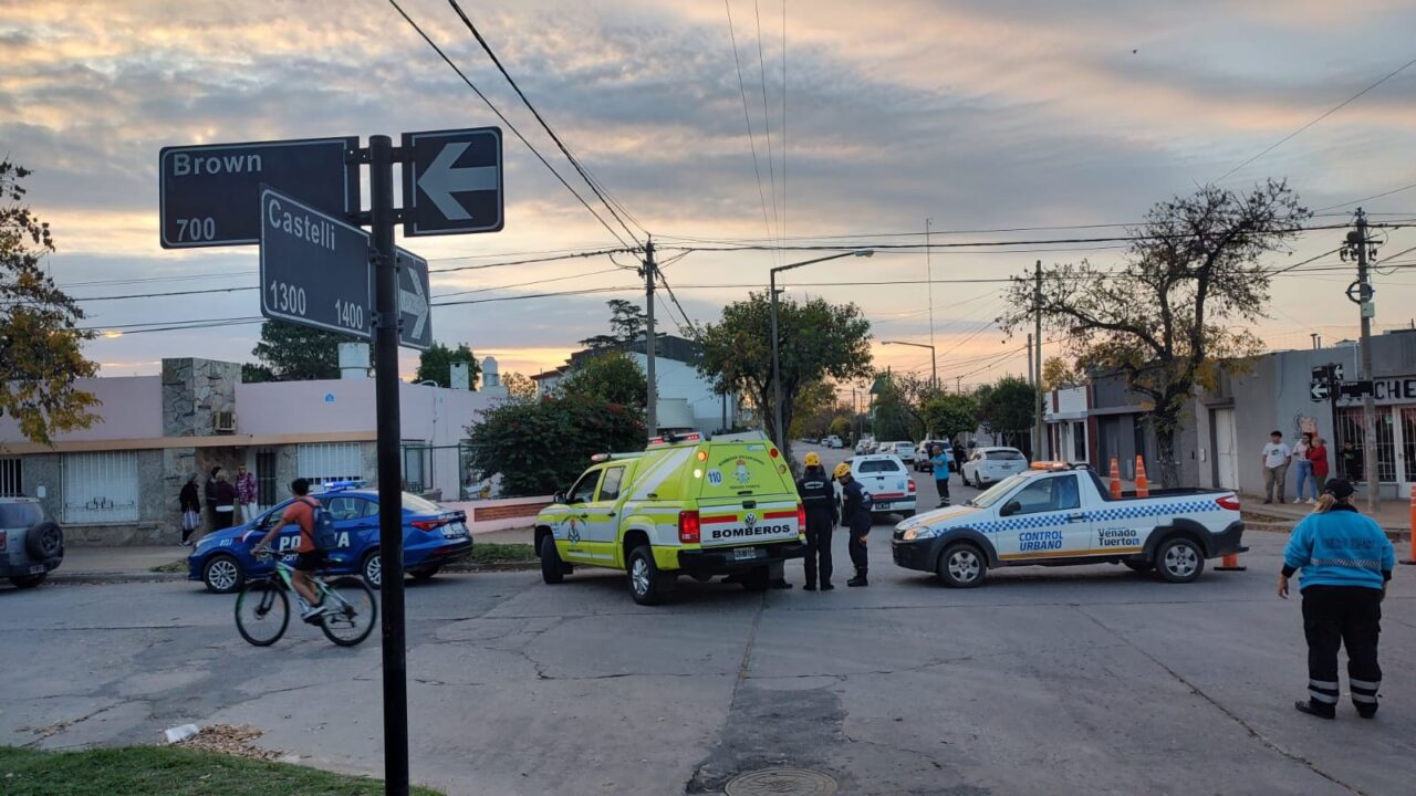 Venado Tuerto: motociclista hospitalizada tras chocar con un utilitario