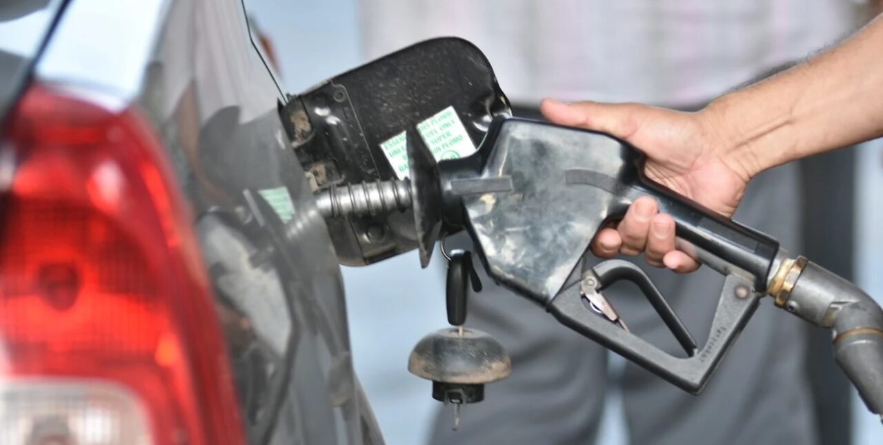 Tras las medidas económicas, aumentaron un 37% los combustibles