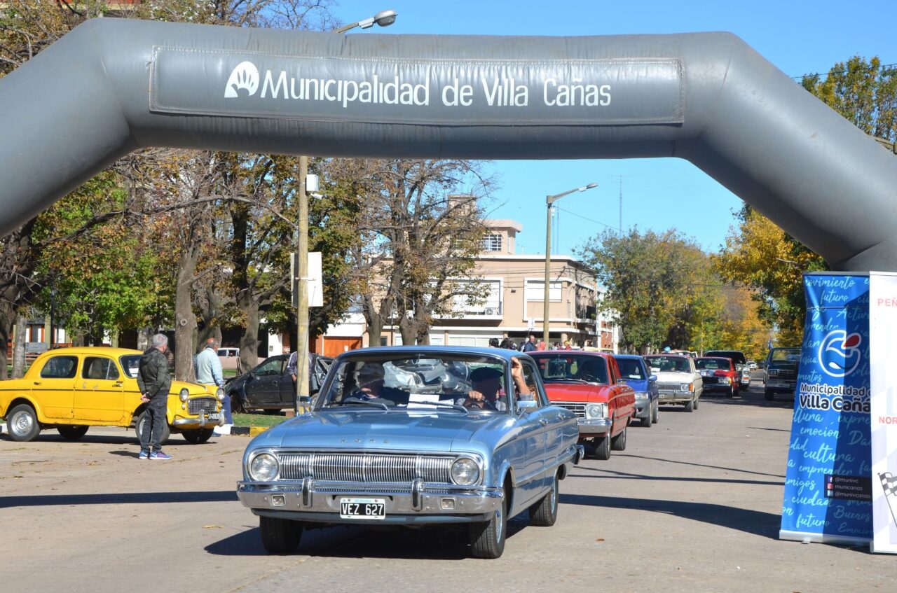 Convocante encuentro de autos clásicos y antiguos en Villa Cañás