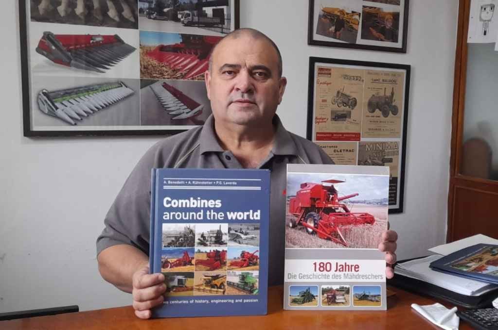 Embajador de la cosechadora: el santafesino que tiene un museo con 14 mil folletos de maquinaria agrícola