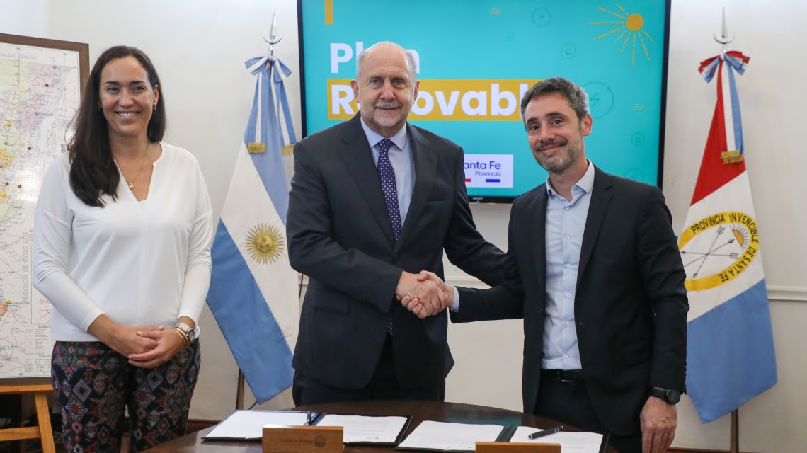 Plan Renovable 2: Perotti firmó un convenio para incorporar energías renovables en empresas, industrias y usuarios particulares
