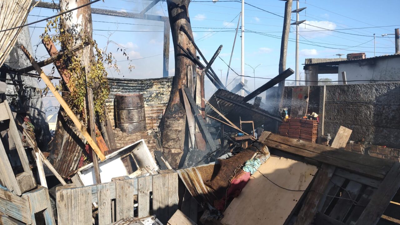 Nuevo incendio de una vivienda en Venado Tuerto con pérdidas totales 