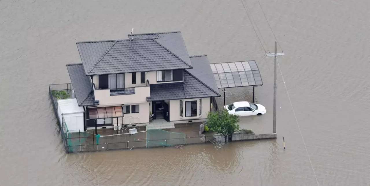 Un muerto, dos desaparecidos y miles de evacuados por fuerte temporal en Japón