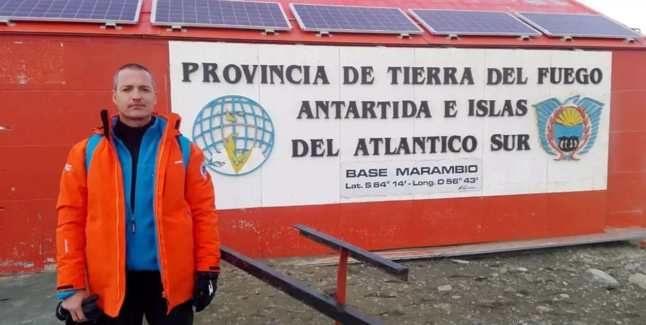Vida diplomática: un santafesino que pasó de la Antártida a Perú y llegó a China