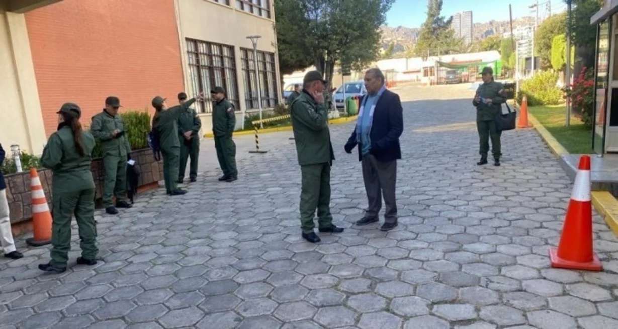 Polémica en Bolivia por la llegada de un grupo de militares venezolanos