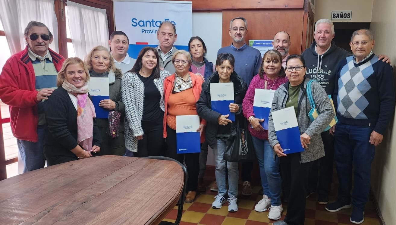 Sancti Spiritu: entregaron escrituras de viviendas FONAVI
