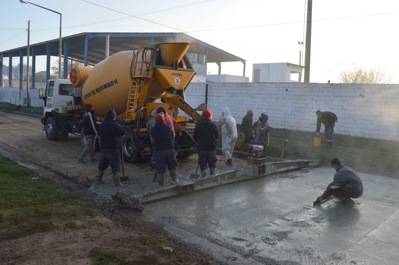 Obras que perduran: el gobierno municipal suma una nueva cuadra de pavimento en el barrio Iturbide