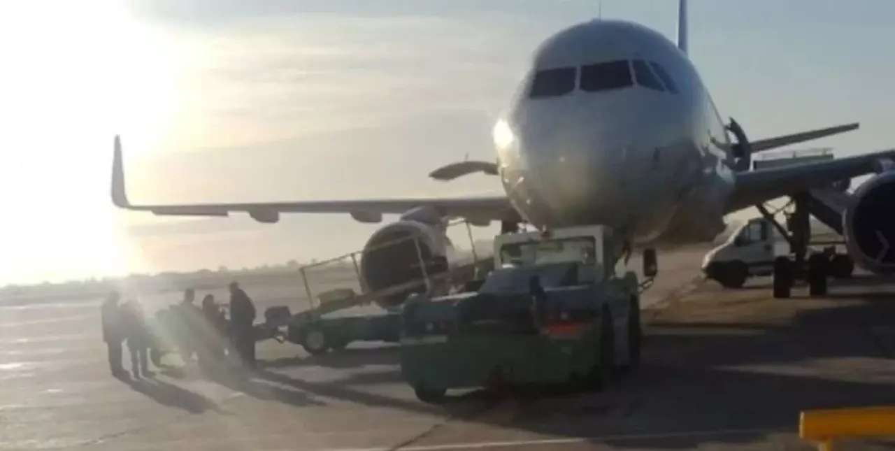 Cerraron el aeropuerto de Córdoba y evacuaron un avión tras la broma de un pasajero