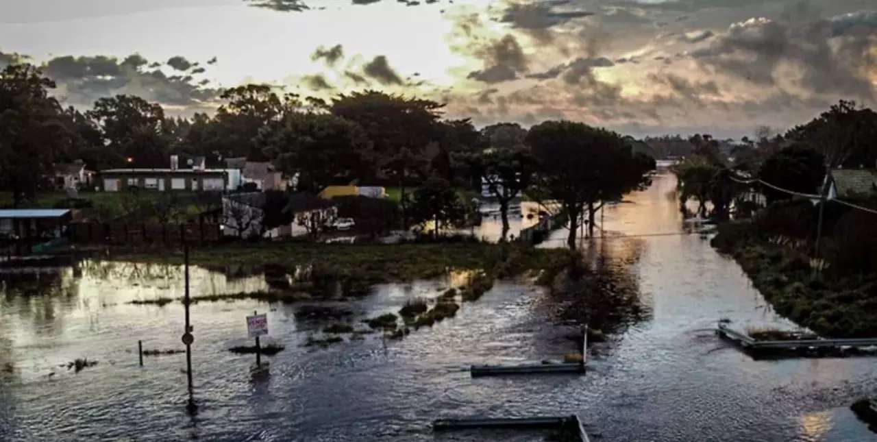(Videos) Mar del Plata: inundaciones y familias evacuadas tras intensa lluvia