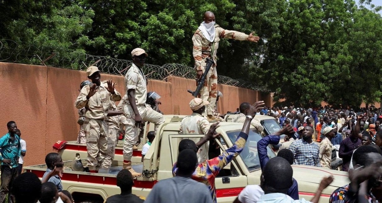 Dura advertencia de Francia y países africanos a militares golpistas de Níger
