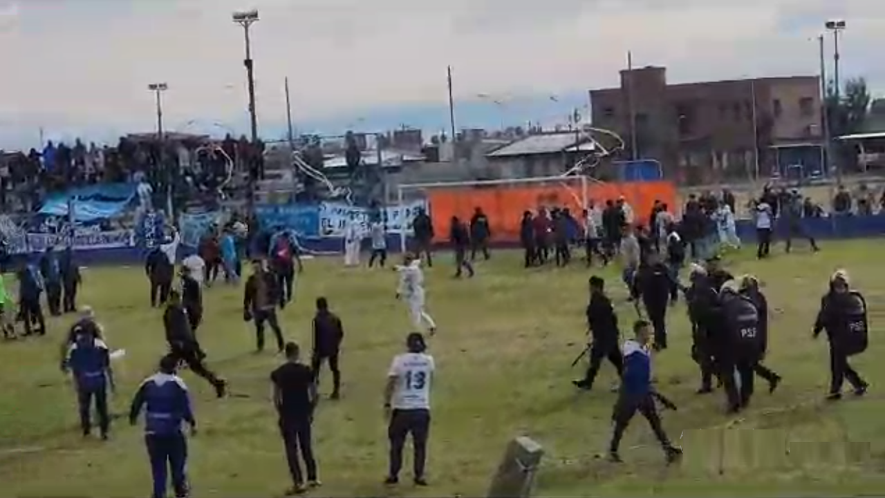 Videos: graves incidentes en la previa de Unión y Cultura – Sportivo Rivadavia