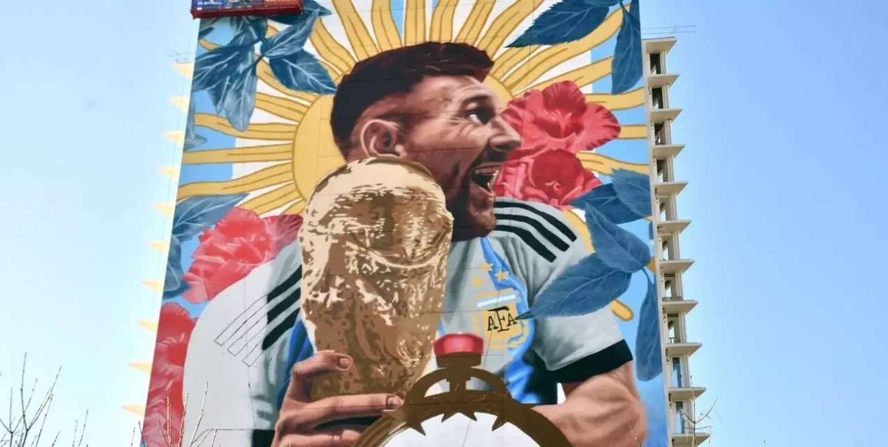 Todavía no se terminó y la imagen del mural gigante de Messi se viraliza por el mundo