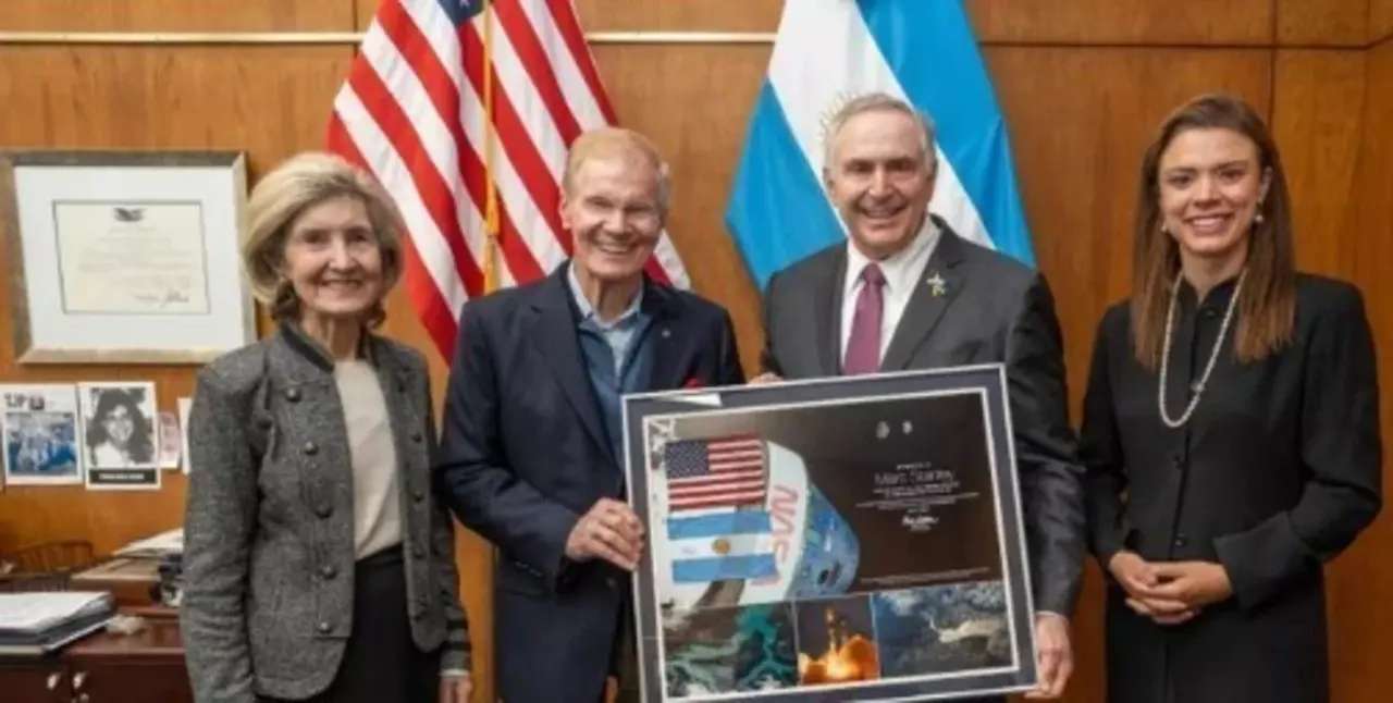 “Queremos que la Argentina sea socio en los proyectos espaciales”, aseguró el director de la NASA