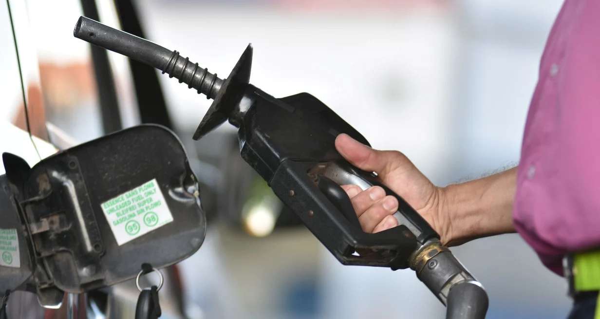 Se suspende nuevamente la suba del Impuesto a los Combustibles