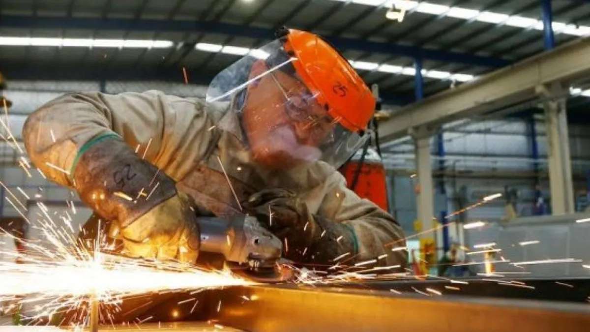 Metalúrgicos acordaron un 38% de aumento salarial más un bono de $60 mil pesos en su día