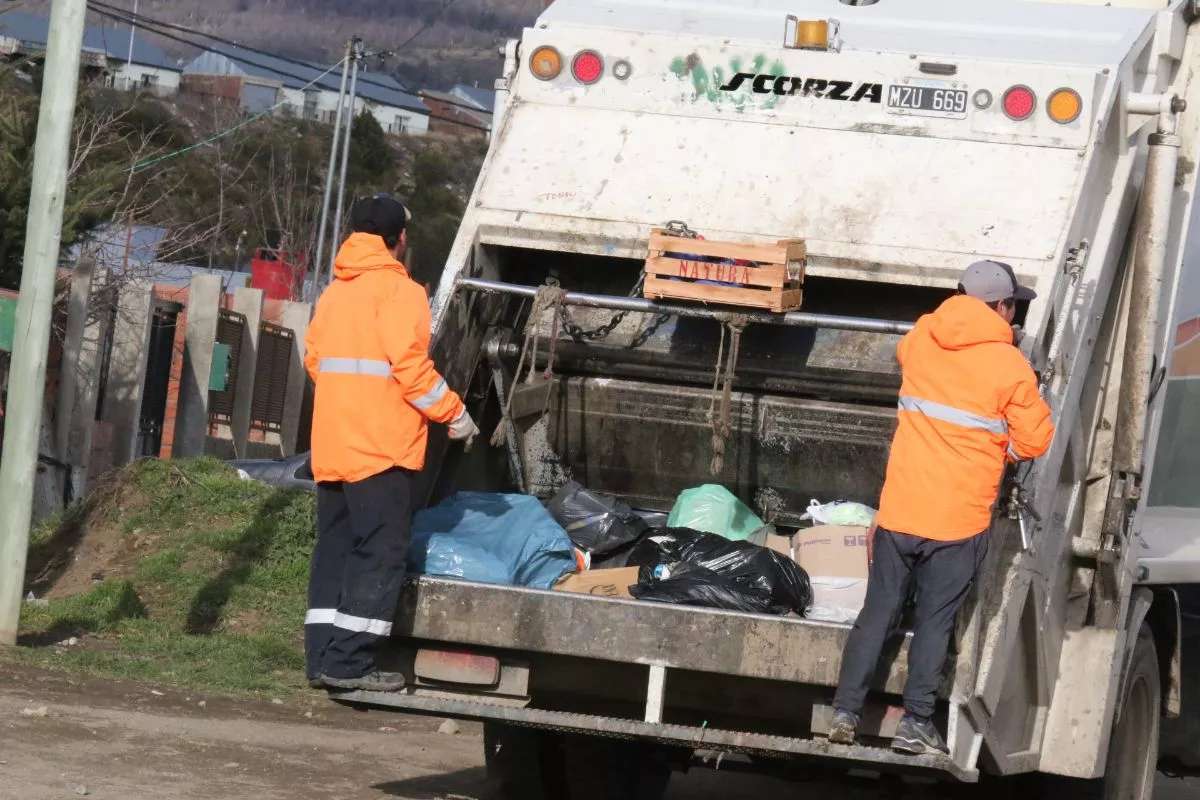 Intentaron apuñalar a un recolector de residuos en un ataque en patota